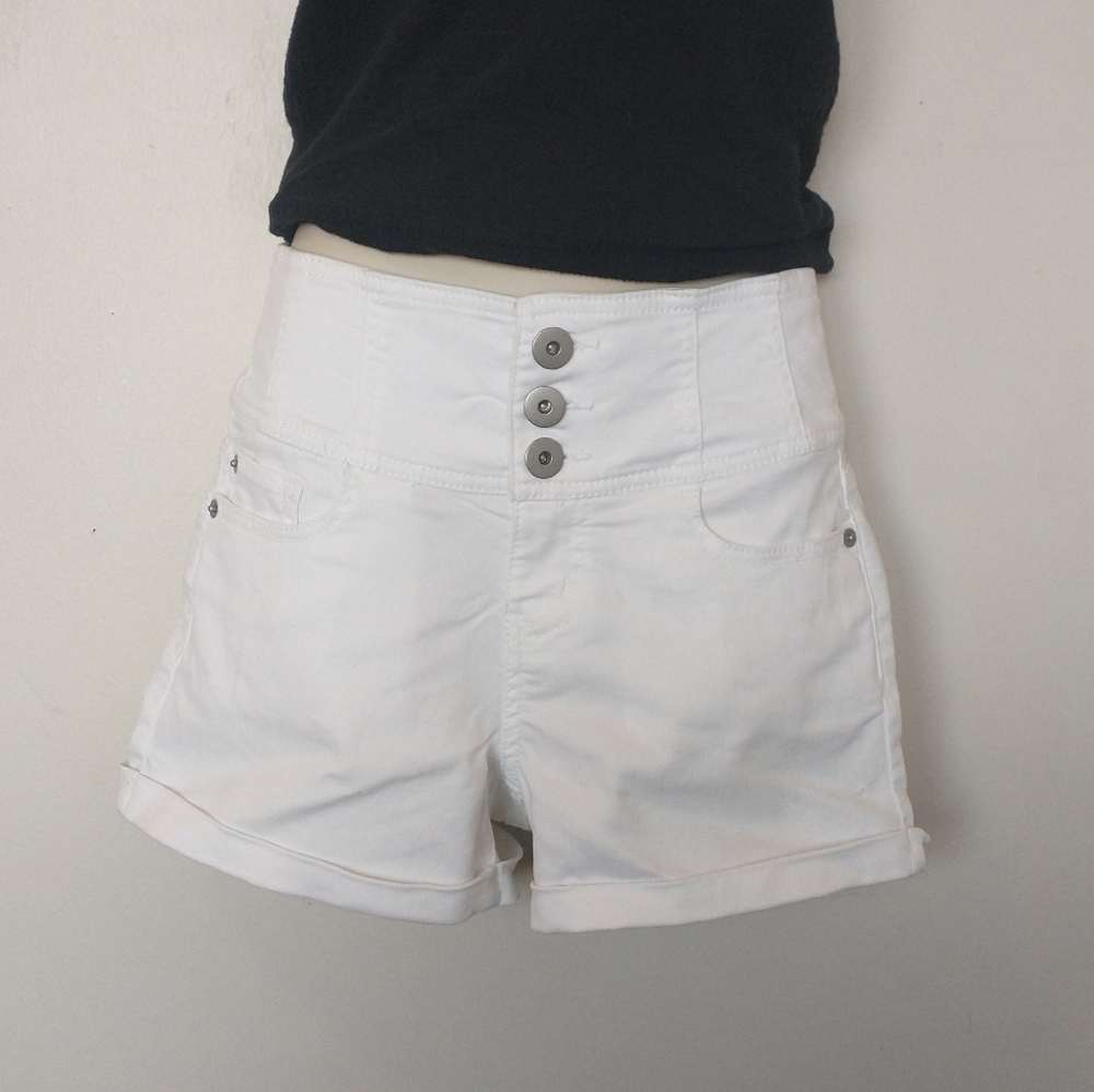 All White Size 5 No Boundaries Short Shorts